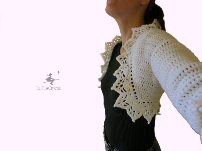 Boléro au crochet bordure dentelle