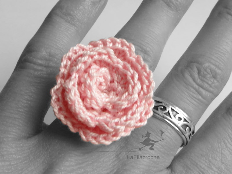 Bague fleur au crochet