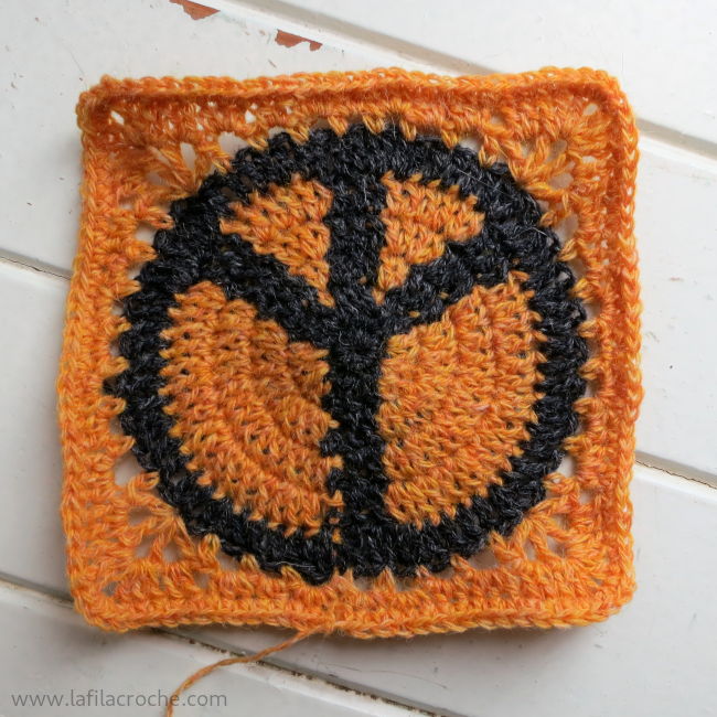 Carré peace and love au crochet