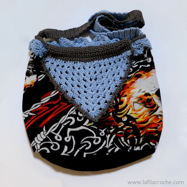 Sac avec un bandana et du crochet