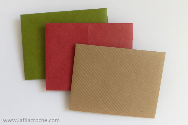 Pliages d’enveloppes en papier kraft