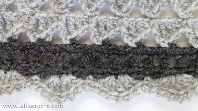 Détail bordure chauffe épaules au crochet
