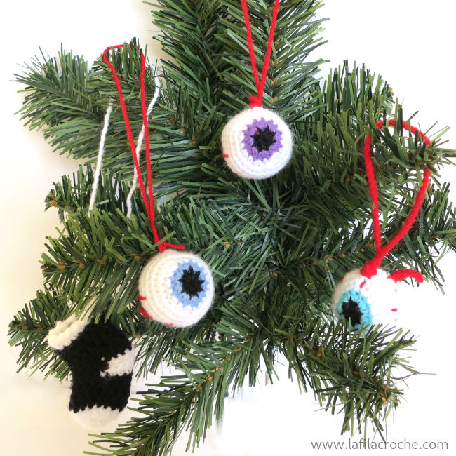 Boule de Noël au crochet en forme d’œil