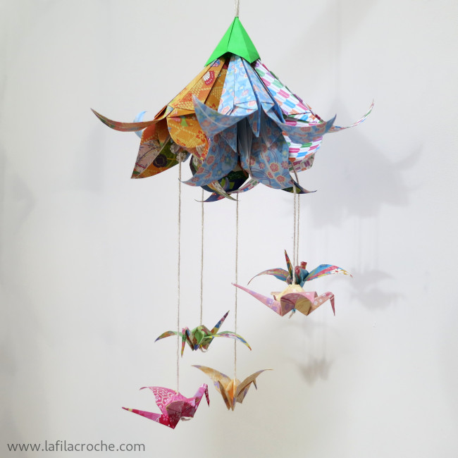 Mobile origami fleurs et grues