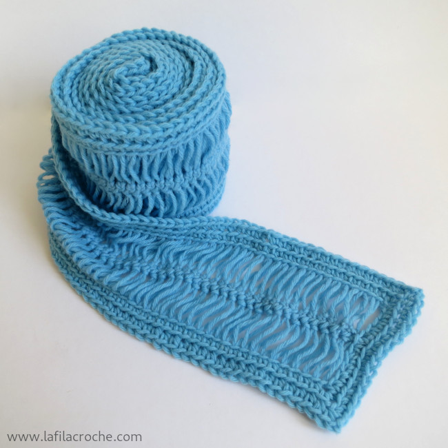Écharpe à la fourche et au crochet