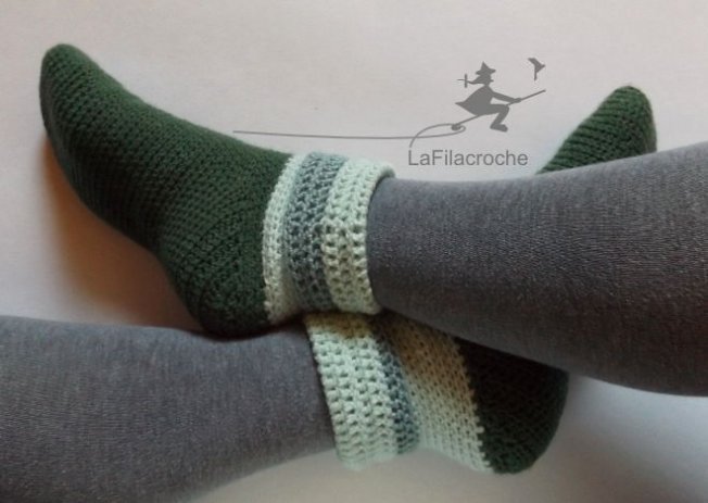 Chaussettes montantes au crochet