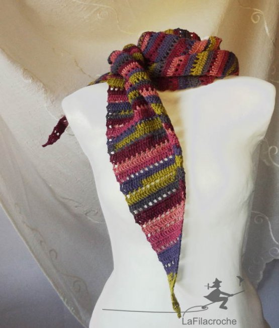 Écharpes à rayures au crochet
