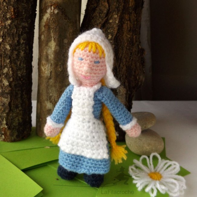 Suzette, poupée au crochet