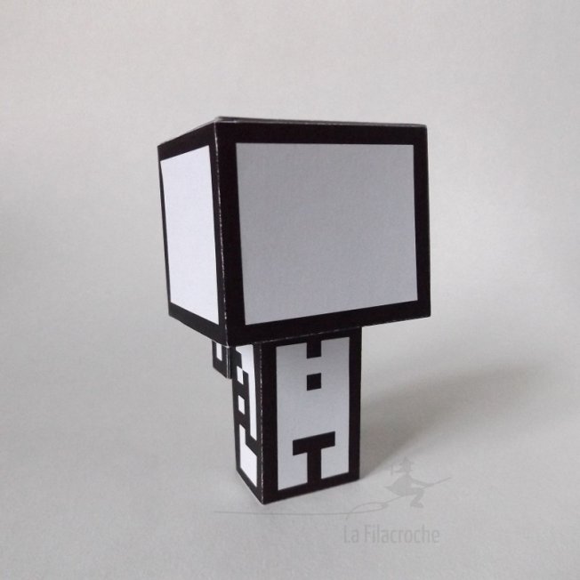 Craquant non ? Squelette paper toy vu de dos