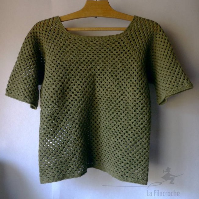 Pull granny top down au crochet à manches courtes