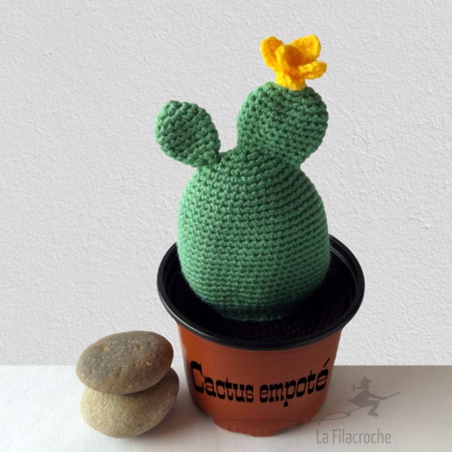 Cactus au crochet en pot