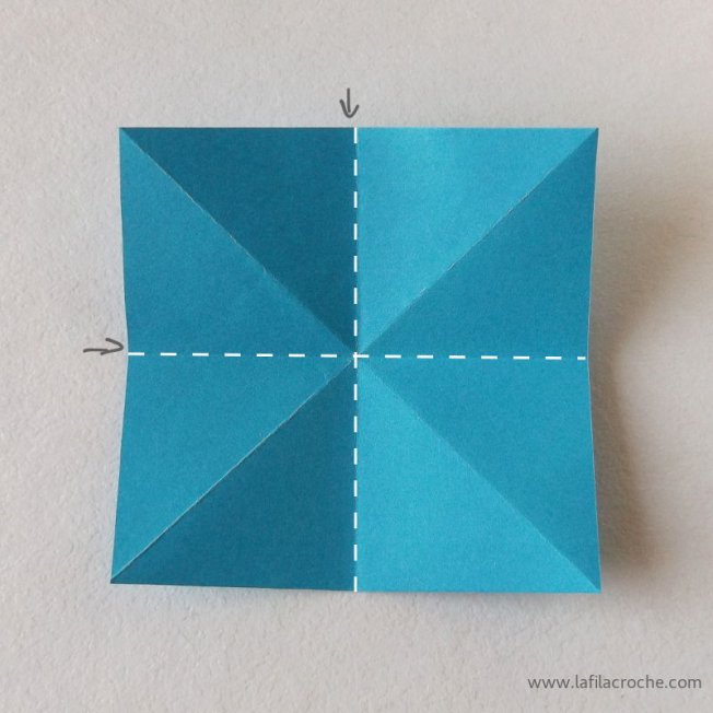 Tuto fleur en papier découpé étape 2