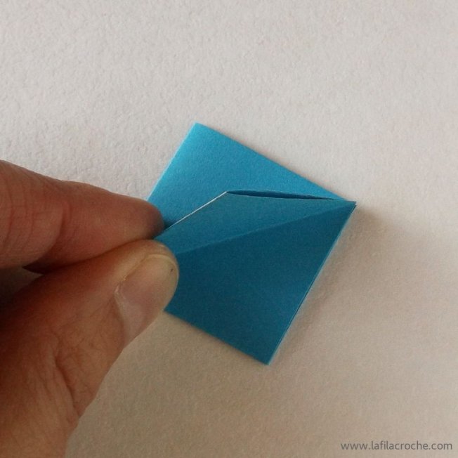 Tuto fleur en papier découpé étape 5