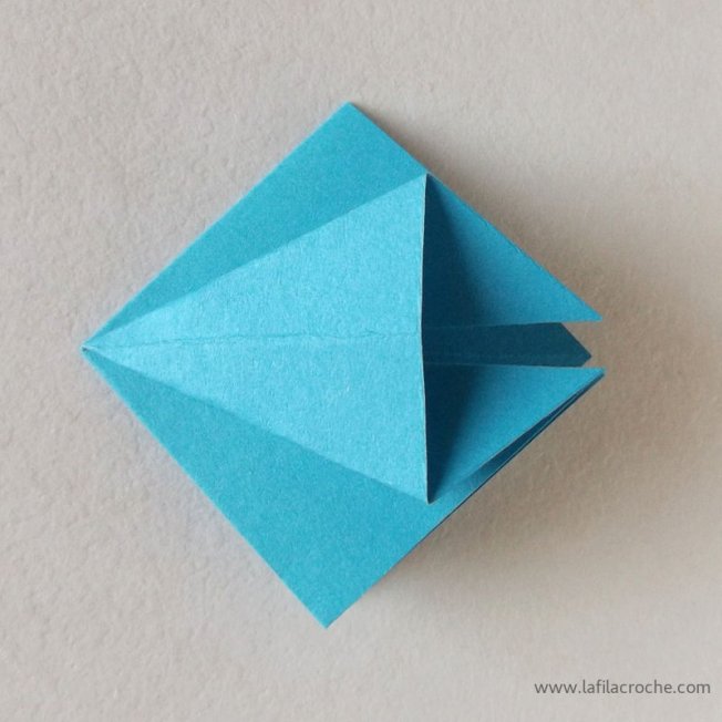 Tuto fleur en papier découpé étape 7