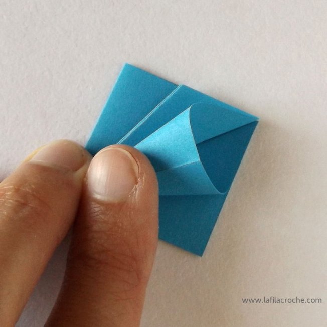 Tuto fleur en papier découpé étape 9