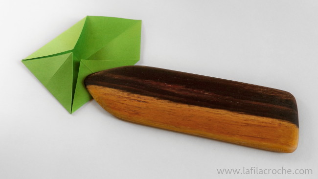 Plioir à papier en bois