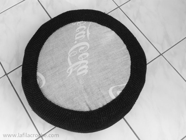 Le drap coca, un vestige de mon adolescence Dessous de la housse du pouf