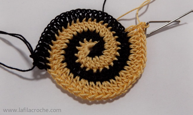 Spirale bicolore au crochet