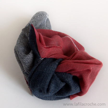 Retournement du carré de tissu