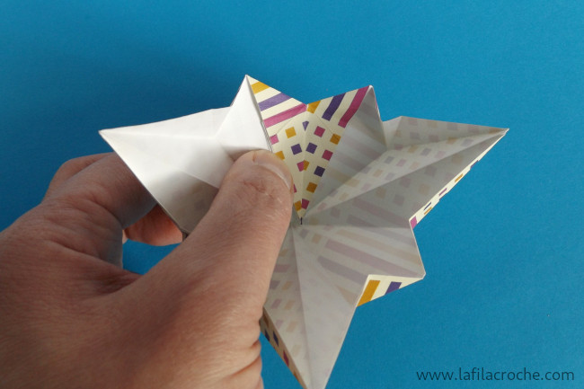Explications fleur clochette origami étape 5.2
