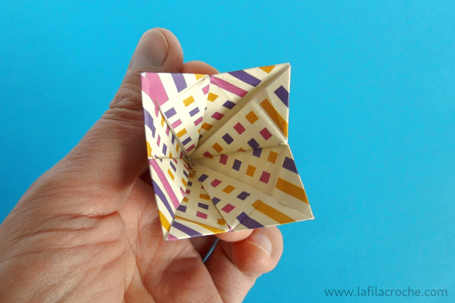 Intérieur de la fleur clochette en origami