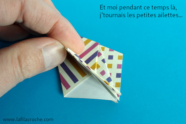 Explications fleur clochette origami étape 3