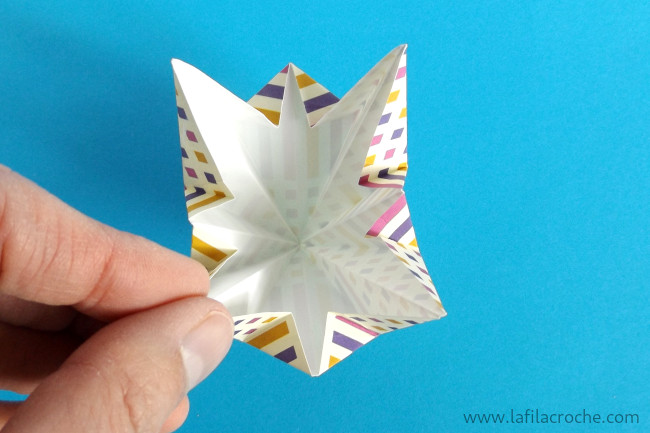 Explications fleur clochette origami étape 4
