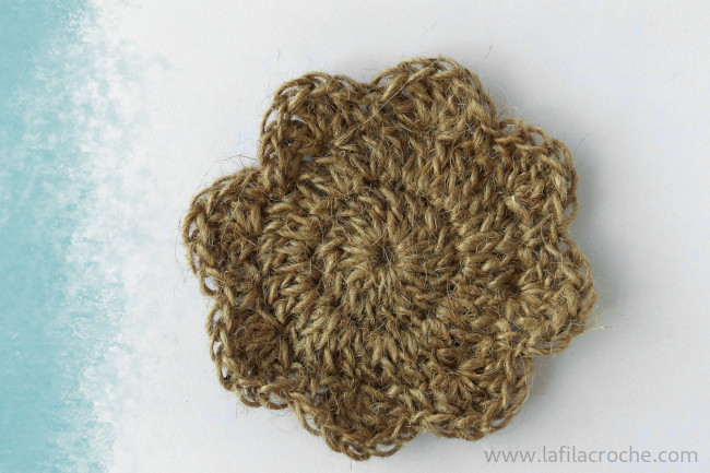 Lavette tawashi en forme de fleur au crochet