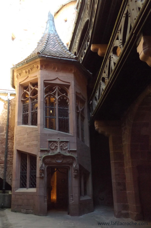Une tour à l’intérieur du Château du Haut-Koenigsbourg
