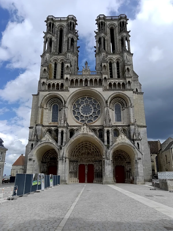La façade de la cathédrale Notre Dame de Laon