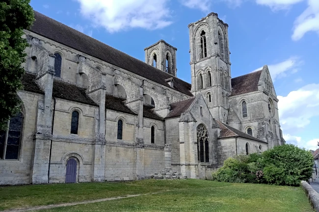 L’église Saint-Martin de Laon vue de côté