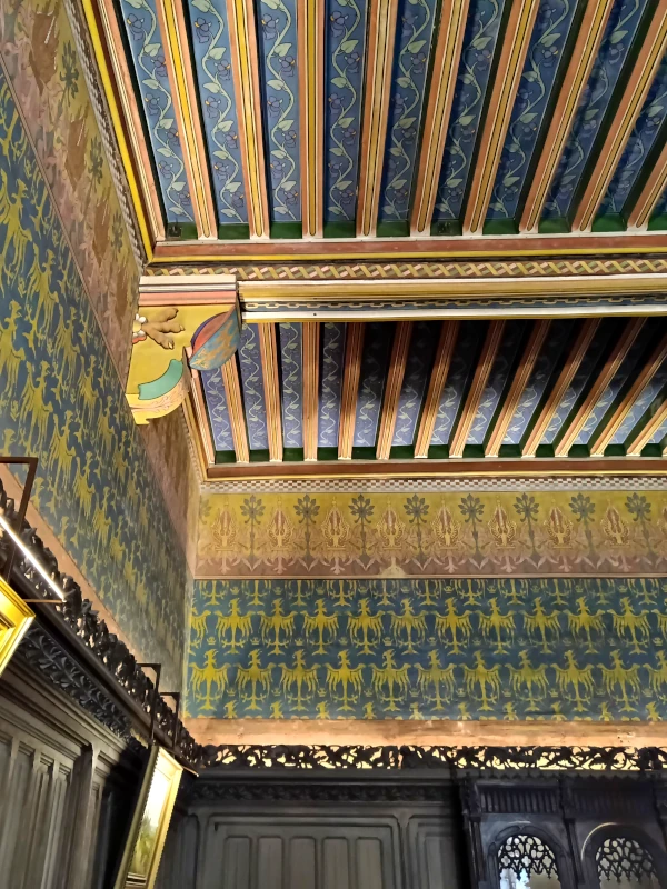 Décors peints sur le haut des murs et du plafond du salon de réception du château de Pierrefonds